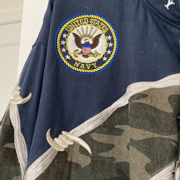 Gently Used Men’s US Navy Reversible Jacket - Picture 4 of 10